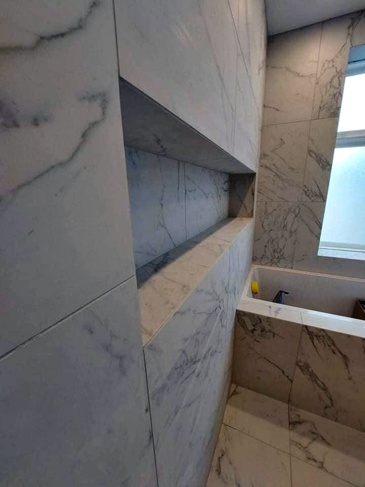 Innfelld hilla í marmara